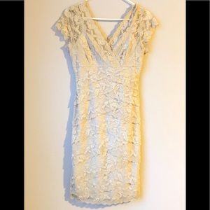 Caché lace dress size 6 excellent condition
